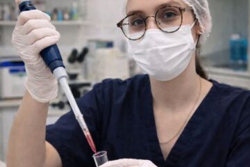 Entre ciência e prática clínica: quem é Dra. Karina Sposito Negrini, médica brasileira que se destaca na pesquisa e na medicina de alta complexidade